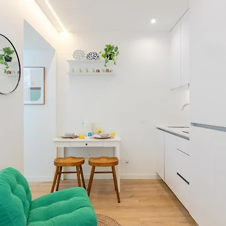 Dash 111 Collection Apartment *