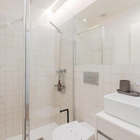 Dash 111 Collection Apartment *